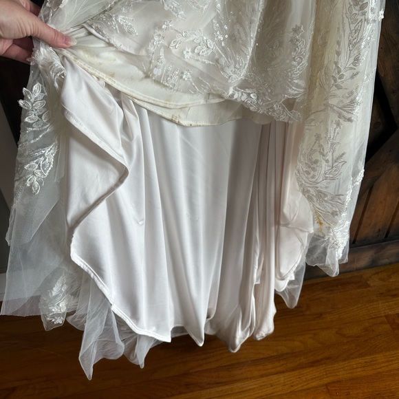 Justin Alexander Gretchen 88326 Plunging V Neck Bead Wedding Dress - Picture 11 of 17